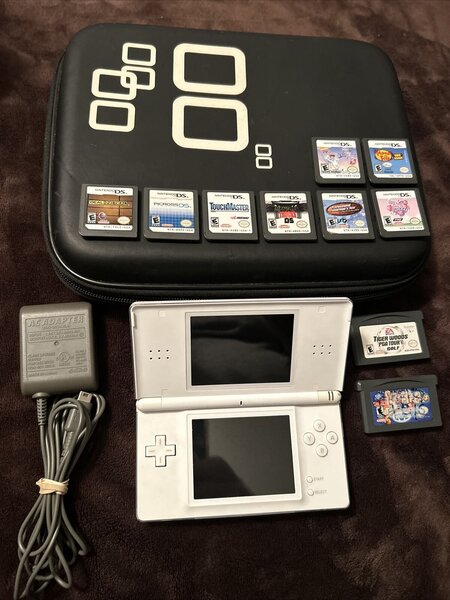 Nintendo DS Lot Bundle 10 Games DS Lite System